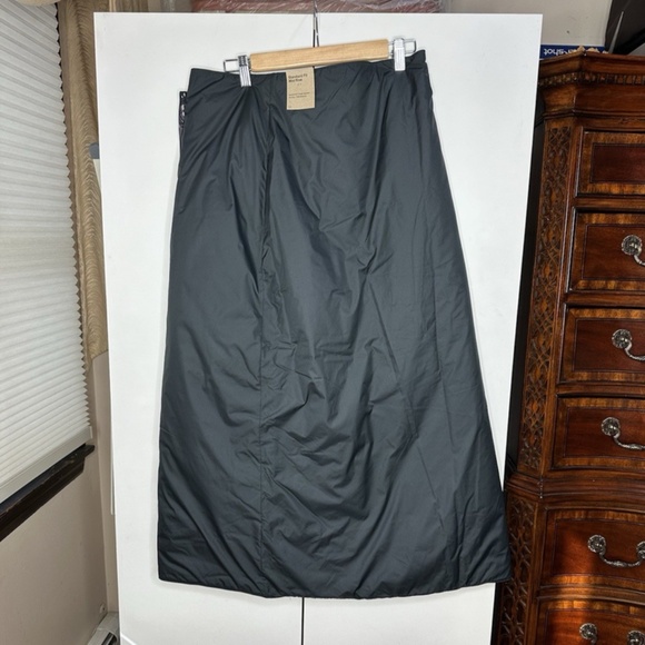Nike ACG 'Rope de Dope' Women's Therma-FIT ADV Skirt/Blanket Size Medium NEW - Picture 2 of 5